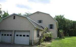 11 Harkers Hollow Ct, Delaware Park, NJ 08865-9429