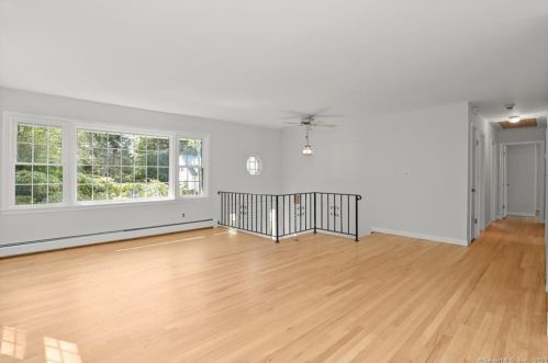4 Hideaway Ln, Norwalk CT  06851-1910 exterior