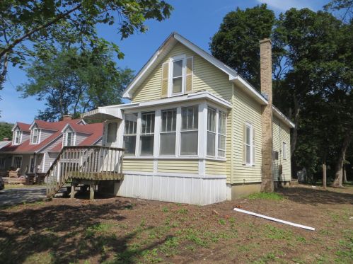 434 Crystal Lake Ave, Bull Valley, IL 60014-6214