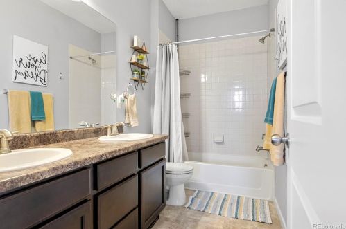 6918 Elk Ct, Aurora CO 80016-4290 exterior