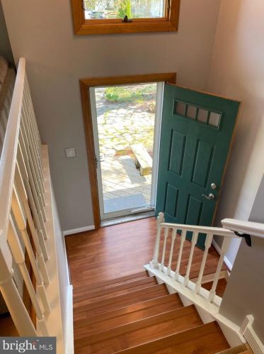 2718 Wrexham Ct, Herndon, VA 20171-2405