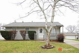 316 Kosan Cir, Streamwood, IL 60107-1122