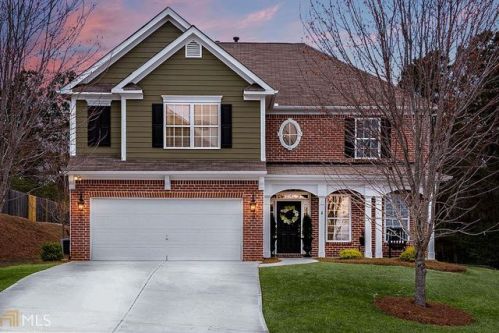 105 Little Shoals Dr, Holly Springs, GA 30115-7609