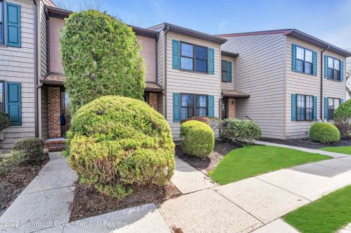 42 Pheasant Run, Edison, NJ 08820-2936