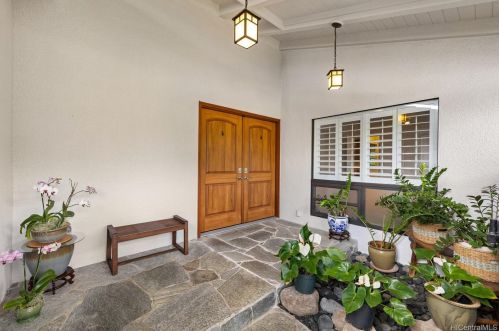 7715 Kalohelani Pl, Honolulu, HI 96825-2866