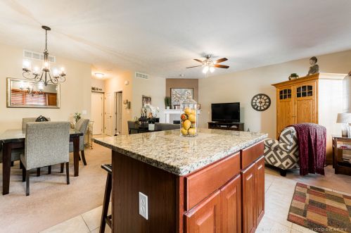 587 Stonegate Dr, Sycamore IL  60178-8907 exterior