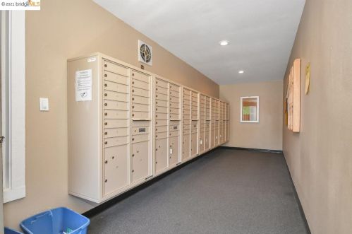 825 Oak Grove Rd, Concord CA  94518-3502 exterior