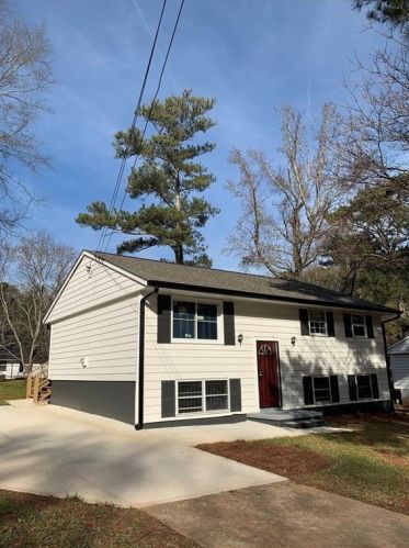 4083 Sweetbriar Ln, Forest Park, GA 30297-1114