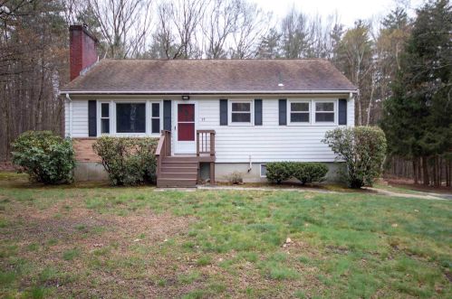 17 Gulf Rd, Derry, NH 03038-5929