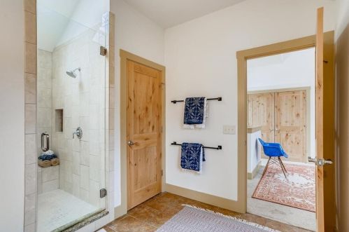 2009 2nd St, Austin TX  78702-4515 exterior