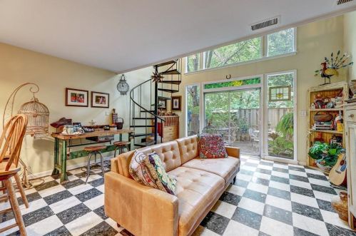 34 La Rue Pl, Atlanta, GA 30327-4009