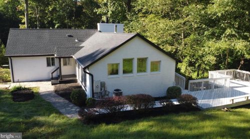 604 Utterback Store Rd, Great Falls, VA 22066-3328