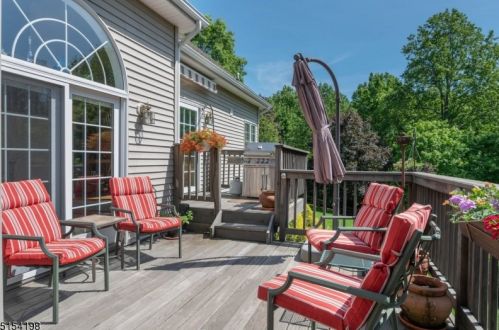 33 Roc Etam Rd, Dover NJ  07869-2427 exterior