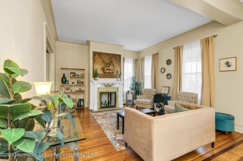 35 Leroy Pl, Tinton Falls NJ  07701-1712 exterior