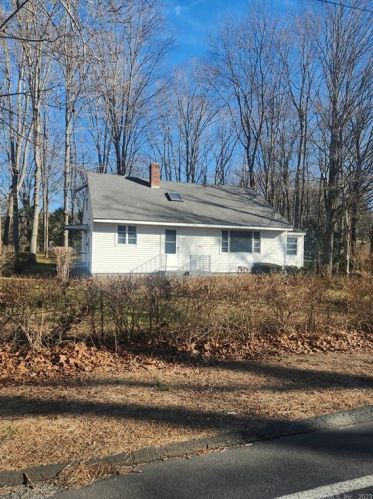 373 Main St, Deep River CT  06417-2054 exterior