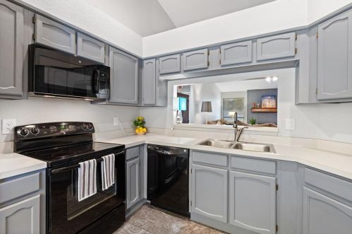 1108 Sea Ter, Irving TX 75060-7716 exterior