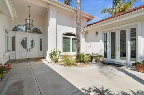 6878 Chartwell Dr, Riverside, CA 92506-7522