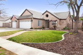 375 Spring Ln, Lemoore, CA 93245-2446