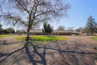 5339 Mccall Ave, Clovis, CA 93619-9044