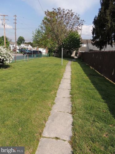 213 Broadway, Hanover PA 17331-2503 exterior