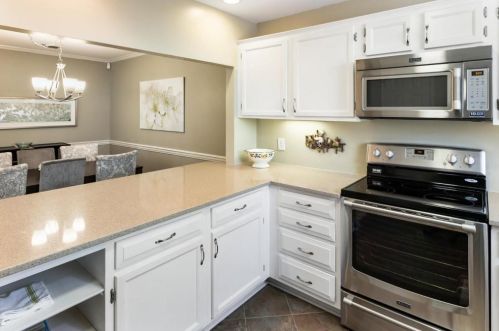 312 Hollyfax Cir, Atlanta GA  30328-5702 exterior