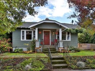 568 Buffalo St, Portland, OR 97211-2950