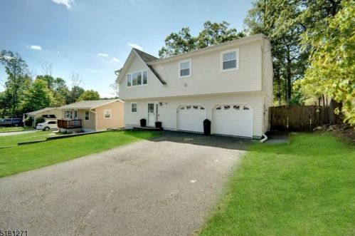 118 Brown Trl, Hopatcong, NJ 07843-1022