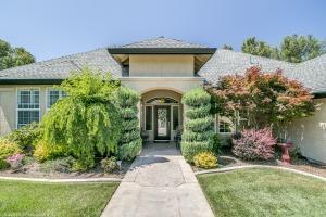 4806 Saint Charles Dr, Redding, CA 96002-3706