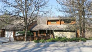703 Canyon Rd, Bellevue, NE 68005-2735