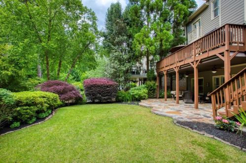 2527 Brookline Cir, Atlanta GA  30319-3690 exterior