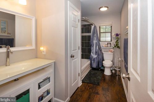 29 Woodshire Dr, Erial, NJ 08081-2210