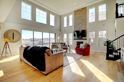 27701 Lakeview Dr, Aurora CO 80016 exterior