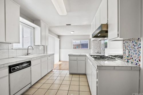 3112 Olinda Ln, Anaheim CA  92804-1721 exterior