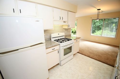 1326 Barclay Ln, Bannockburn IL  60015-2235 exterior