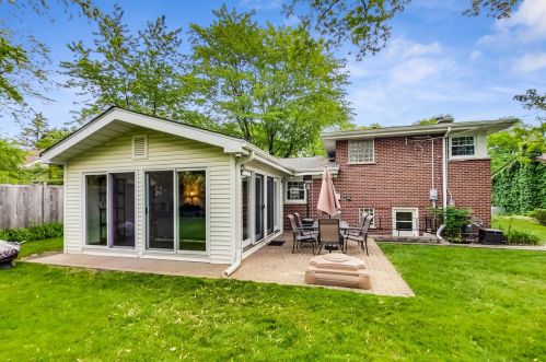 1250 Oxford Rd, Bannockburn IL  60015-2357 exterior