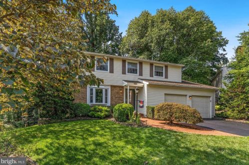 8493 Falling Leaf Rd, Springfield, VA 22153-2504