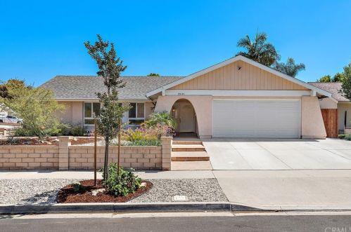 25101 Pizarro Rd, El Toro, CA 92630-4235