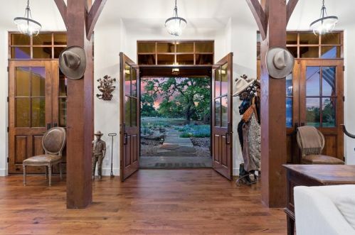 17117 Flagler Dr, Austin TX  78738-7610 exterior