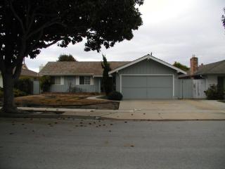 30 Santa Monica Ct, Salinas, CA 93901-1010