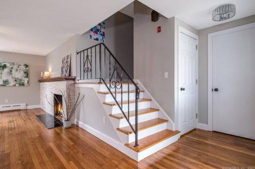 15 Old Black Point Rd, Niantic CT  06357-2813 exterior
