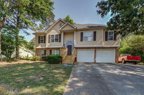 90 Chestnut Dr, Porterdale, GA 30016-5581