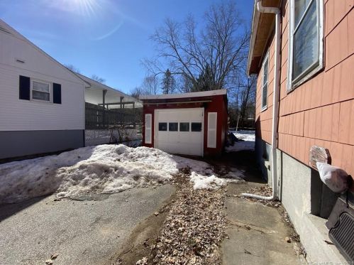 471 Oakville Ave, Waterbury, CT 06708-1209