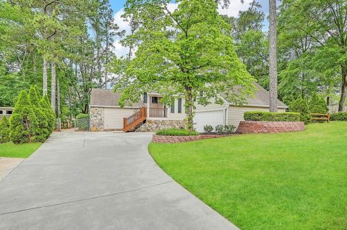 2099 Shadow Woods Pl, Marietta GA  30062-2575 exterior