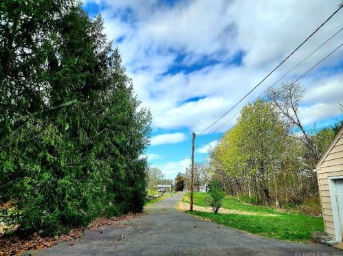 76 Kane St, Southington CT  06489-2510 exterior