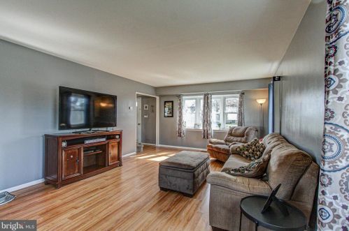 39 Hadley Ln, Willingboro, NJ 08046-1744