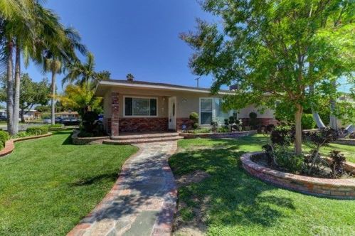 9302 Brock Ave, Downey, CA 90240-2739