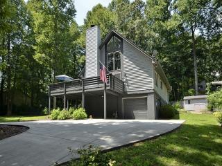 4 Wildwood Cir, Fletcher, NC 28732-9546