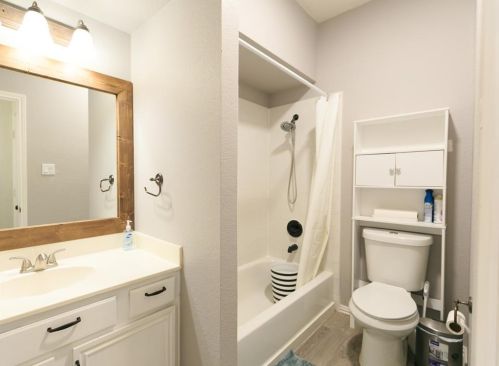 1101 Whistle Stop Dr, Fort Worth TX 76131-4924 exterior