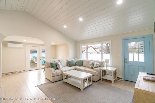 1119 Hollywood Blvd, Point Pleasant Beach, NJ 08742-4428