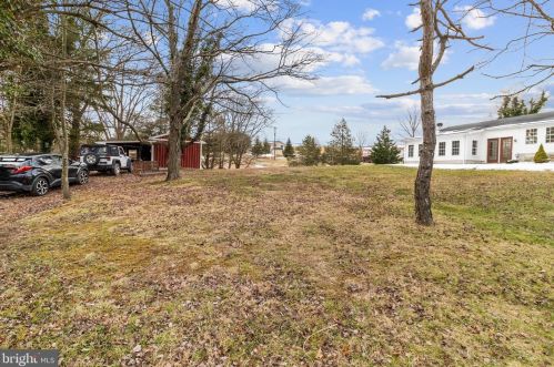 48 Calvin Unger Ln, Berkeley Springs WV 25411-5181 exterior